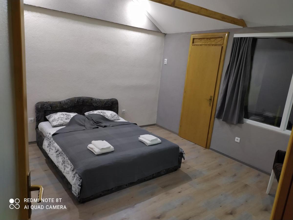 Lenilenii Apartment